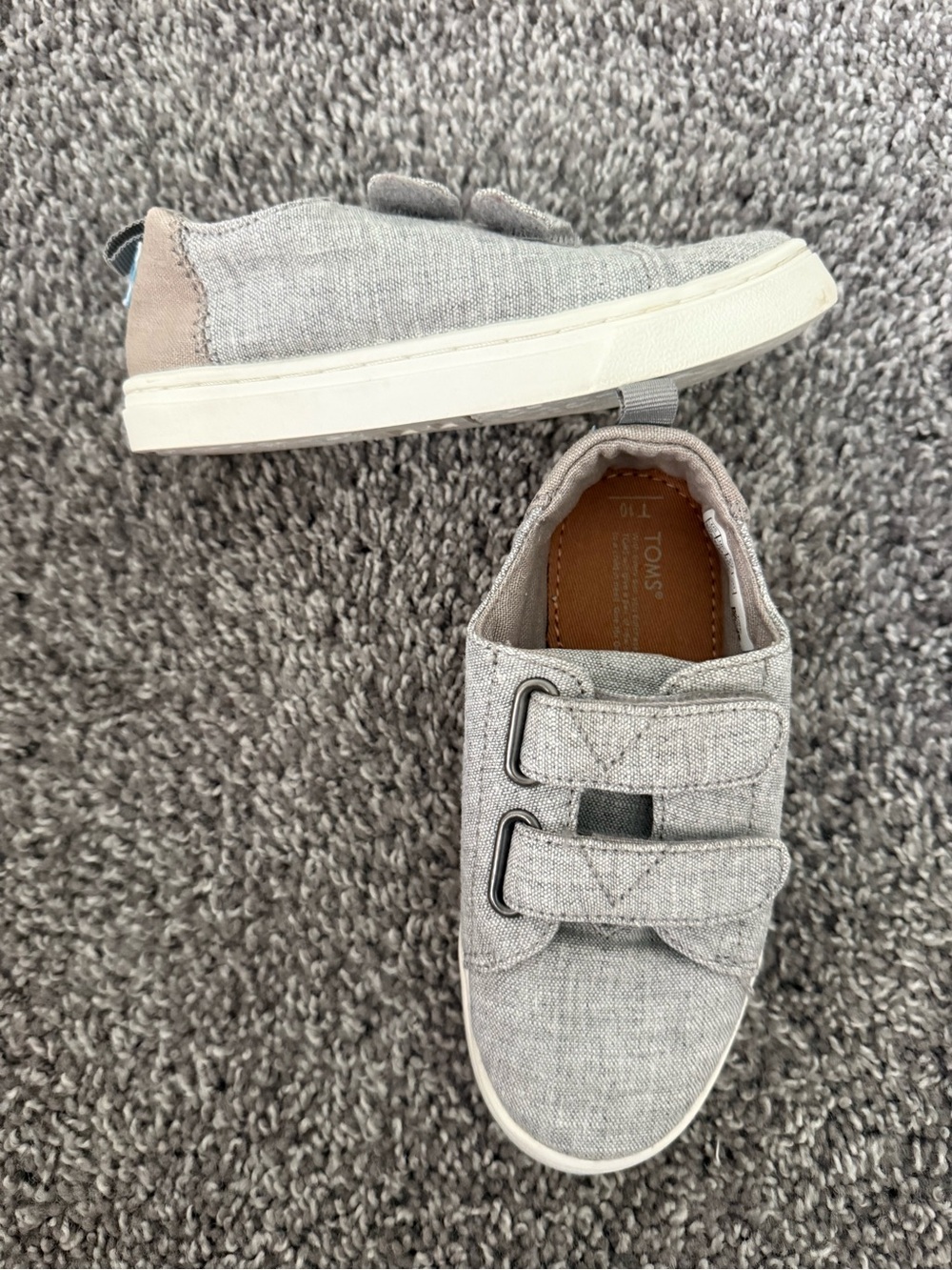 TOMS Kids Light Gray Canvas Velcro Sneakers - Picture 2 of 3